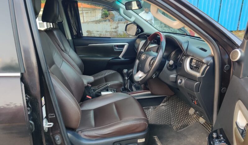 Toyota Fortuner 4×4 full