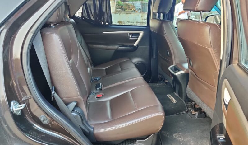 Toyota Fortuner 4×4 full