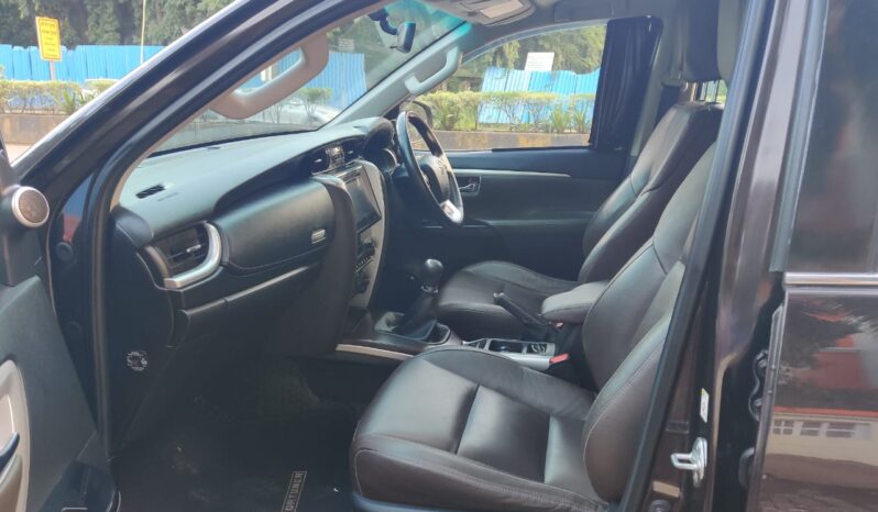 Toyota Fortuner 4×4 full