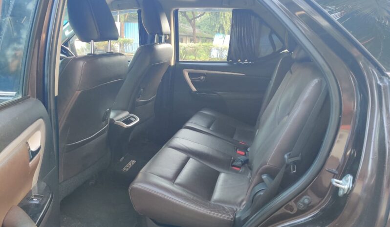 Toyota Fortuner 4×4 full