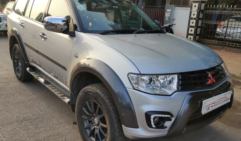 Mitsubishi Pajero Sport 2.5 full