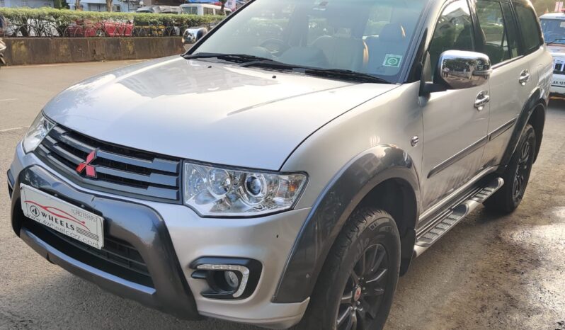 Mitsubishi Pajero Sport 2.5 full