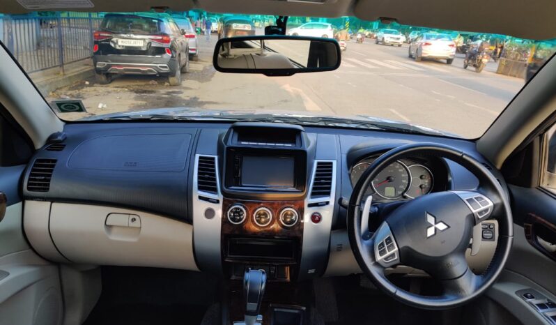 Mitsubishi Pajero Sport 2.5 full