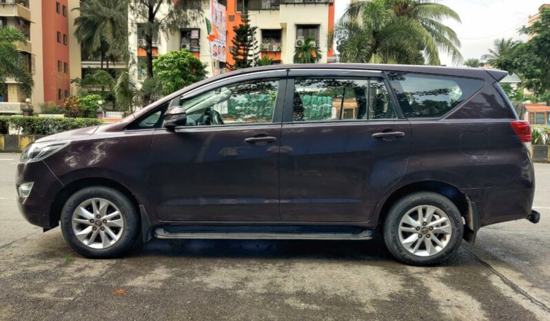 Toyota Innova Crysta 2.4 GX 7STR full