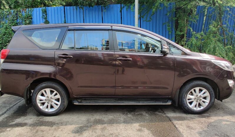 Toyota Innova Crysta 2.4 GX 7STR full