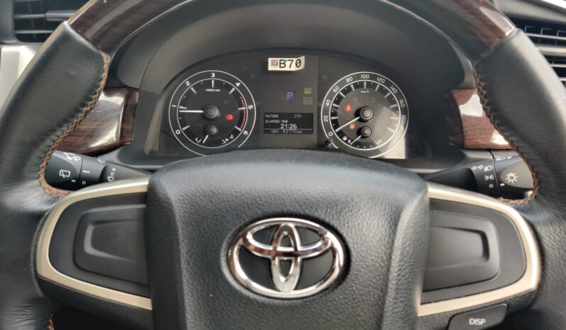 Toyota Innova Crysta 2.4 GX 7STR full