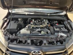 Toyota Innova Crysta 2.4 GX 8STR full