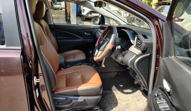 Toyota Innova Crysta 2.4 GX 8STR full