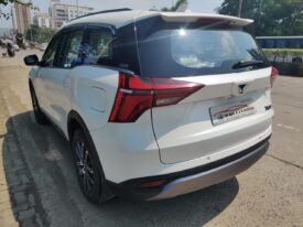 Mahindra XUV700 AX7