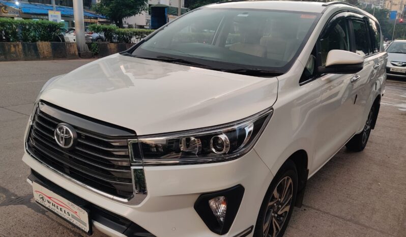 Toyota Innova Crysta 2.4 VX 8STR full