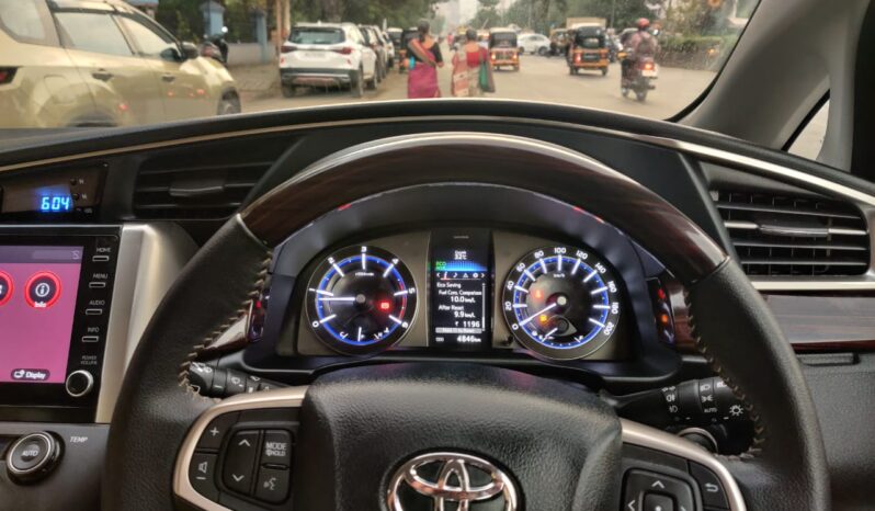 Toyota Innova Crysta 2.4 VX 8STR full