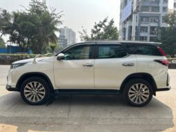 Toyota Fortuner Sigma 4×4 LEGENDER full