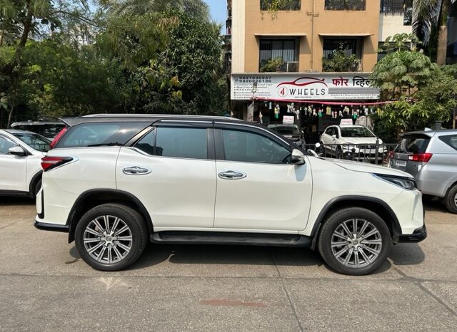 Toyota Fortuner Sigma 4×4 LEGENDER full