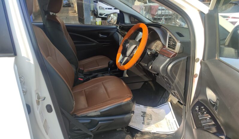 Toyota Innova Crysta 2.8 GX 7STR full