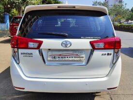 Toyota Innova Crysta 2.8 G 8STR AT