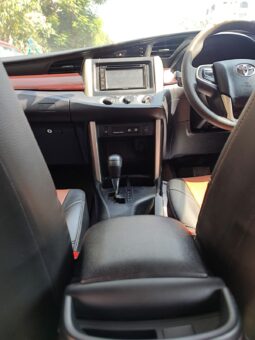 Toyota Innova Crysta 2.8 G 8STR AT full