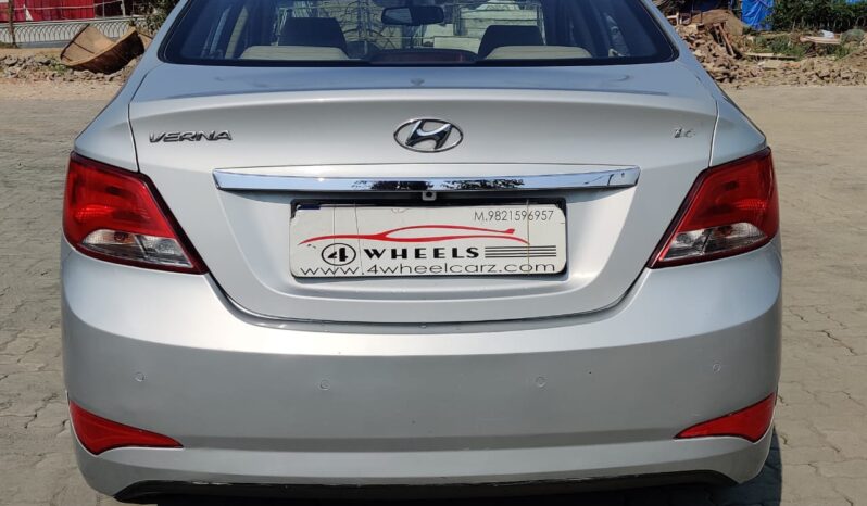 Hyundai Verna 1.6 VTVT SX full