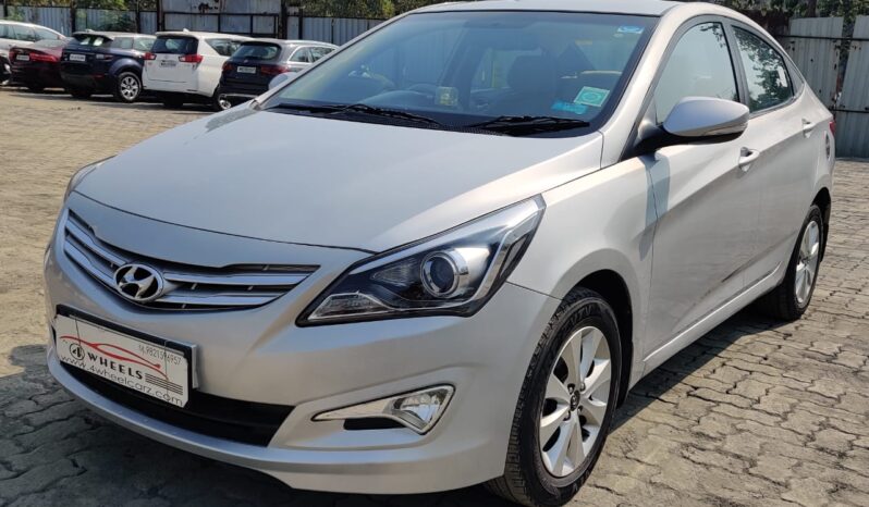 Hyundai Verna 1.6 VTVT SX full