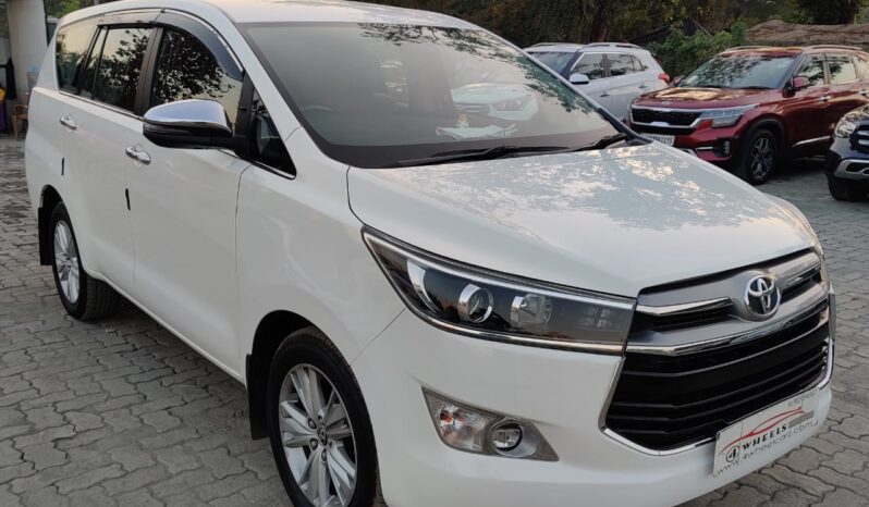 Toyota Innova Crysta 2.4 Z full