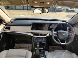 Mahindra XUV700 AX7 AT Luxury Pack 7 STR