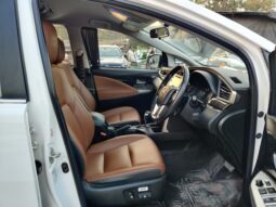 Toyota Innova Crysta 2.4 Z full