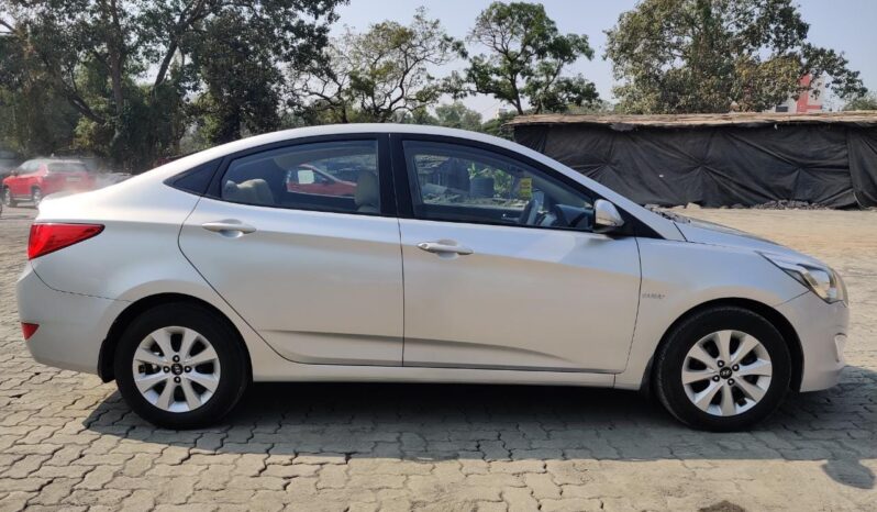 Hyundai Verna 1.6 VTVT SX full