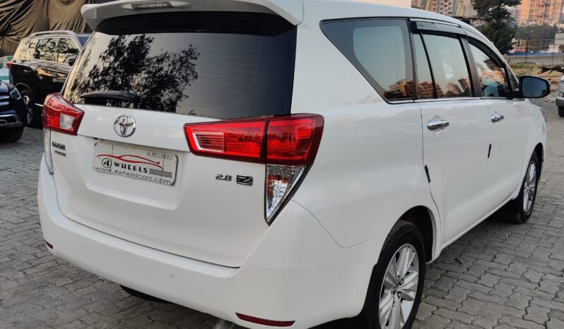 Toyota Innova Crysta 2.4 Z full