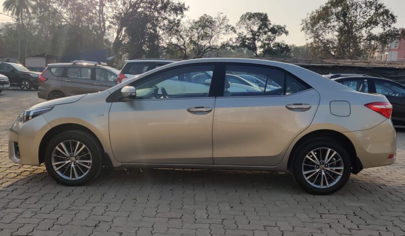 Toyota Corolla Altis 1.8 VL full