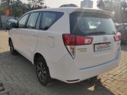 Toyota Innova Crysta 2.4 G 8STR full