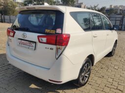 Toyota Innova Crysta 2.4 G 8STR full