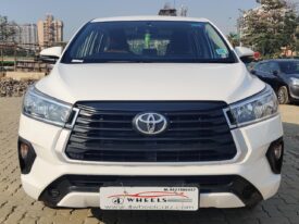 Toyota Innova Crysta 2.4 G 8STR