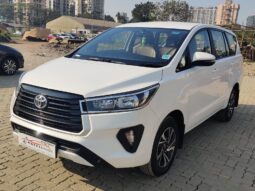 Toyota Innova Crysta 2.4 G 8STR full