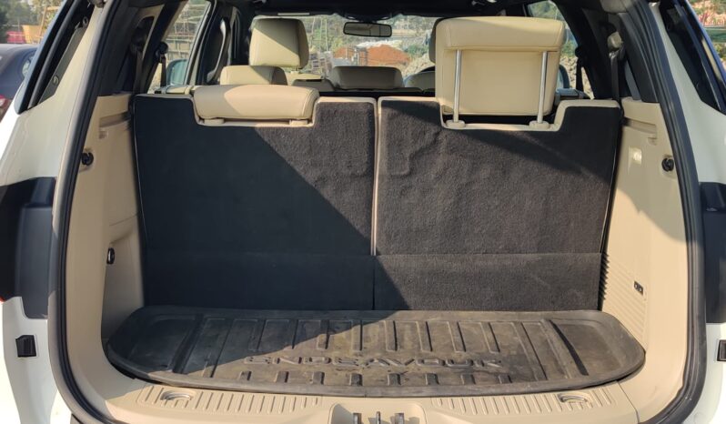 Ford Endeavour 2.2 4×2 AT Titanium + 2019 With Sunroof full