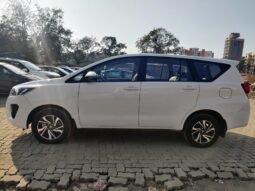 Toyota Innova Crysta 2.4 G 8STR full