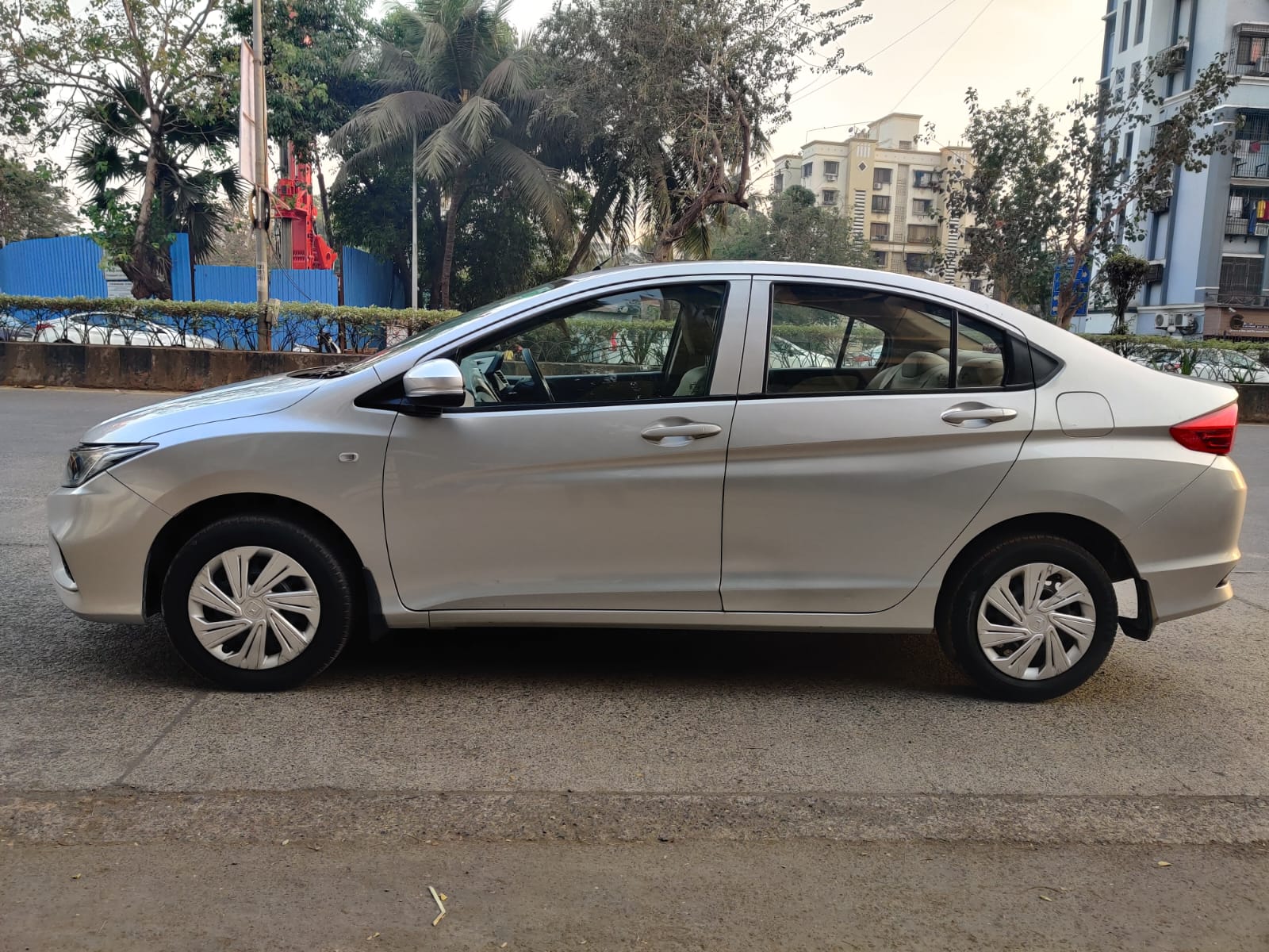 Honda City 1.5 S MT (IVTEC) - 4 Wheels