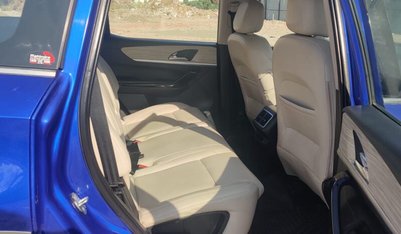 Mahindra XUV700 AX7L P AT Luxury Pack 7 STR full