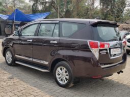 Toyota Innova Crysta 2.4 V MT 8STR full