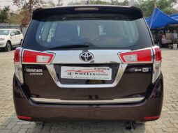 Toyota Innova Crysta 2.4 V MT 8STR full