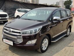 Toyota Innova Crysta 2.4 V MT 8STR full