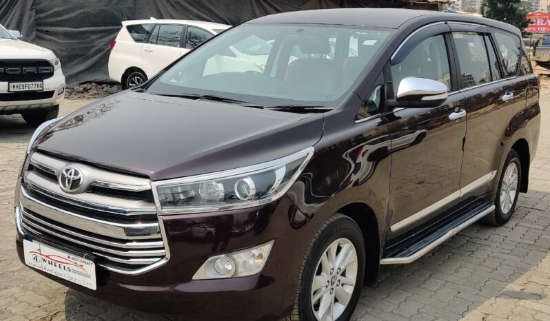 Toyota Innova Crysta 2.4 V MT 8STR full