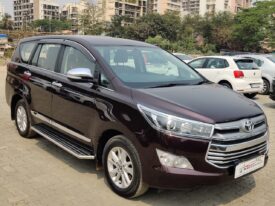 Toyota Innova Crysta 2.4 V MT 8STR