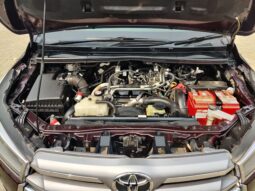 Toyota Innova Crysta 2.4 V MT 8STR full