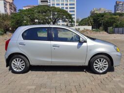 Toyota Etios Liva V full