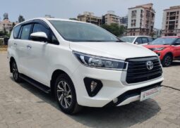 Toyota Innova Crysta 2.4 G full