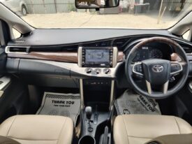 Toyota Innova Crysta 2.4 G