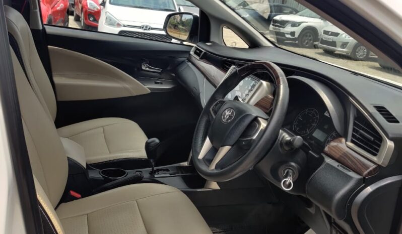 Toyota Innova Crysta 2.4 G full