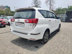 Toyota Innova Crysta 2.4 G full