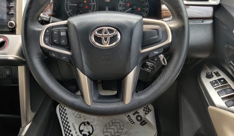 Toyota Innova Crysta 2.4 G full