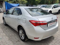 Toyota Corolla Altis 1.8 VL full