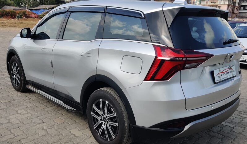 Mahindra XUV700 AX7L P Luxury Pack 7 STR full